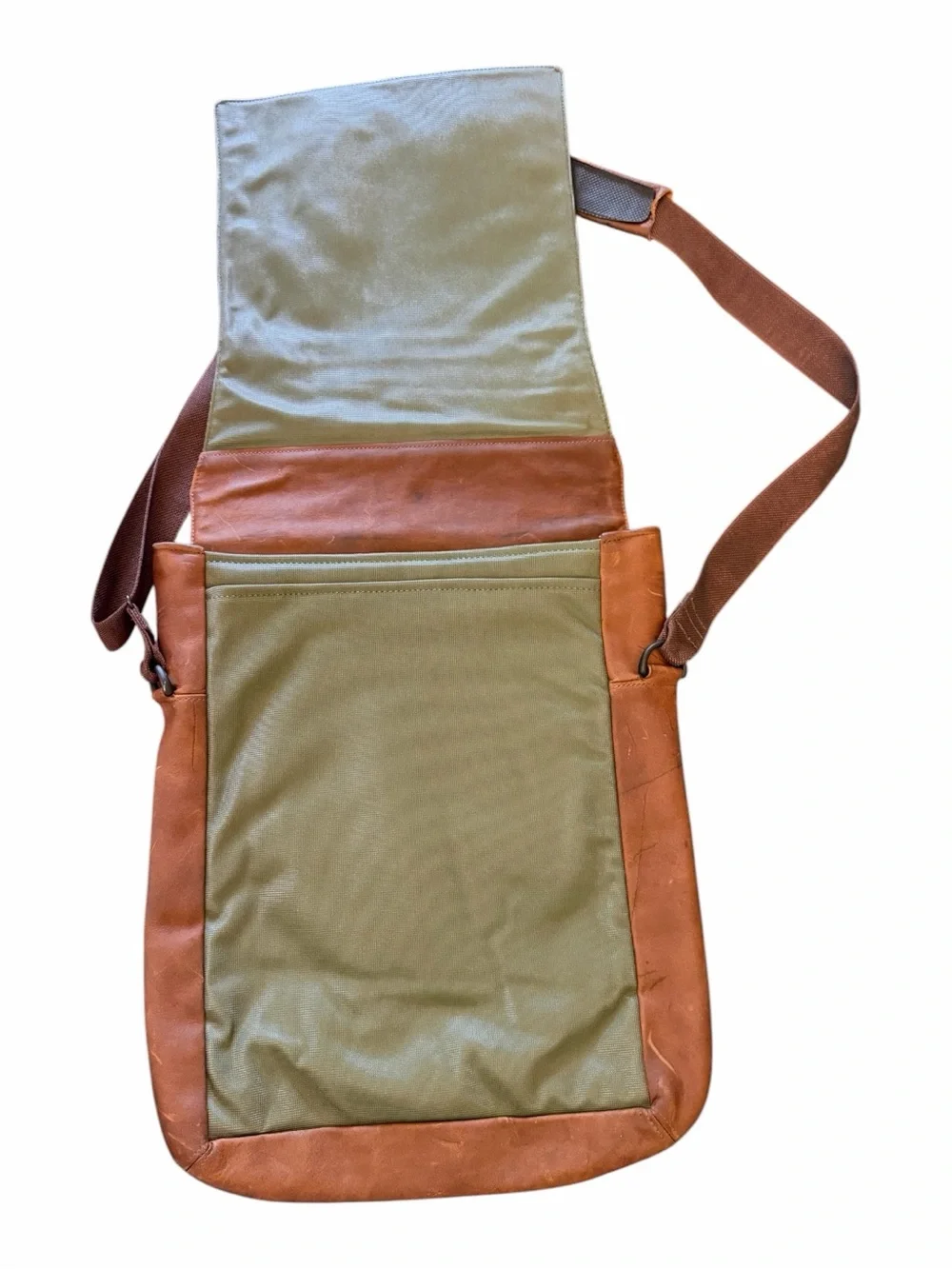 Waterfield Men's Brown Leather Crossbody 17in large Messenger Bag